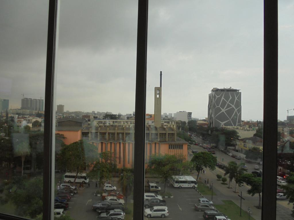 Loanda Hotel Luanda Esterno foto